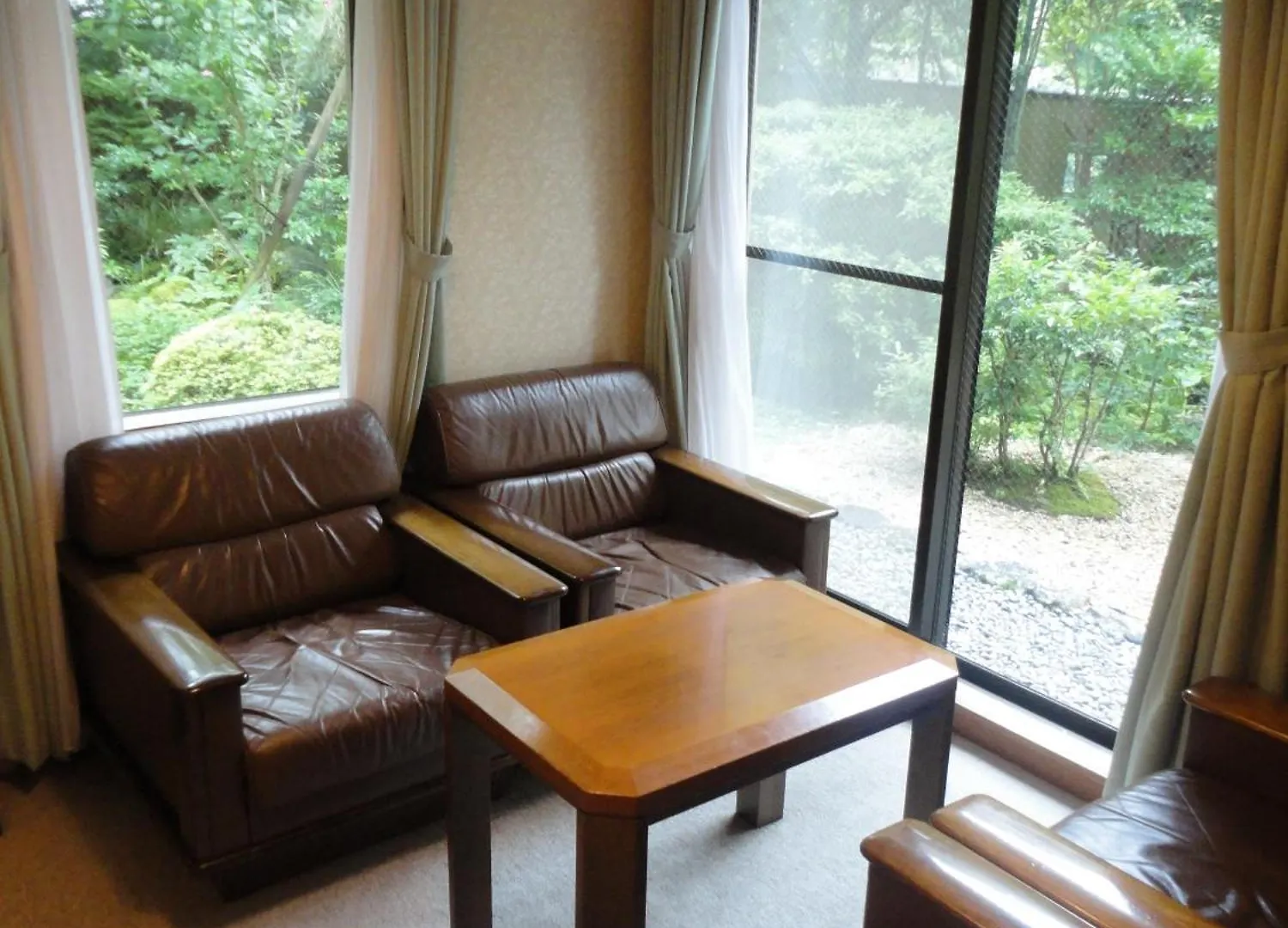 Yoshimatsu Hotel Hakone 4*,