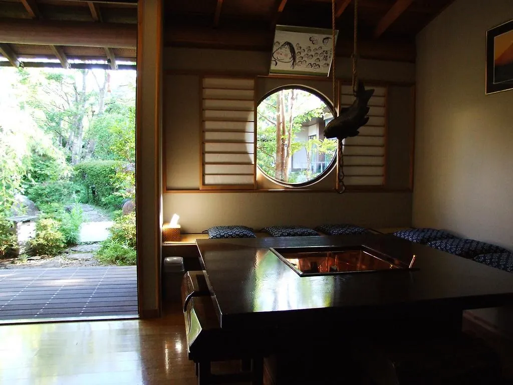 Yoshimatsu Hotel Hakone 4*,